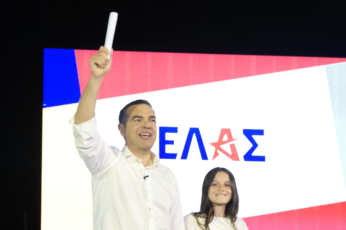 «ΤΩΡΑ ΕΙΝΑΙ Η ΩΡΑ»: Ο Τσίπρας επέστρεψε, σήκωσε σημαία της νέας Κεντροαριστεράς και κήρυξε πολιτικό πόλεμο