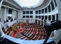 Στο “κόκκινο” η Βουλή για τις υποκλοπές – Μαξίμου vs αντιπολίτευση