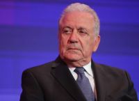 Η Επιτροπή Δεοντολογίας εισηγείται την άρση ασυλίας του Αβραμόπουλου μετά το βελγικό ένταλμα
