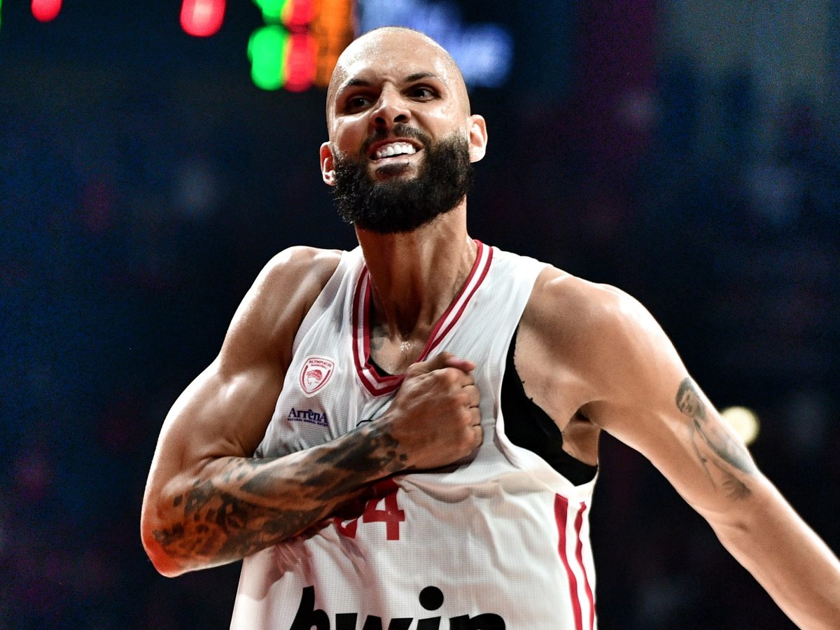 Ολυμπιακός – Παναθηναϊκός 102-92: Φουρνιέ και Βεζένκοβ έφεραν τους Πειραιώτες μια ανάσα από τον τίτλο