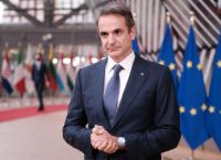 Στις Βρυξέλλες ο Μητσοτάκης: Η μεγάλη διαπραγμάτευση για τα χρήματα, την άμυνα και το μέλλον της ΕΕ