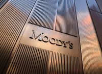 Moody’s: Δεν απειλούνται οι ελληνικές τράπεζες από τα δάνεια Κατσέλη