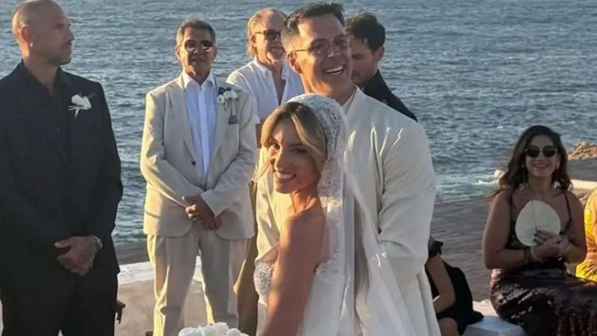 Αθηνά Οικονομάκου & Μπρούνο Τσερέλα: Ο παραμυθένιος γάμος στην Πάρο και οι συγκινητικές στιγμές