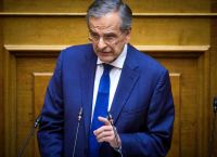 Σαμαράς εναντίον Μαξίμου: Η μάχη για την «ψυχή» της ΝΔ – Και ο φόβος μιας δεξιάς διαρροής