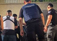Δολοφονία 41χρονης στη Σύρο: Ολοκληρώθηκε η αναπαράσταση – Τα ερωτήματα για το κίνητρο