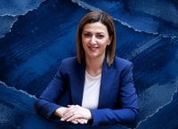 Ειρήνη Αγαπηδάκη στο pagenews.gr: «Η πρόληψη έγινε πολιτική επιλογή – Δεν θα επιστρέψουμε 40 χρόνια πίσω»