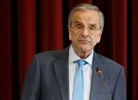 «Καρφιά» Σαμαρά για τη Δημοκρατία: «Οφείλουμε να αναρωτηθούμε αν λειτουργεί πραγματικά»