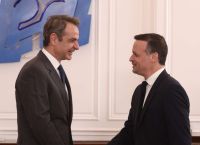 Το τετ α τετ που κρύβει πολιτικά μηνύματα: Μητσοτάκης και Δούκας στο Μαξίμου