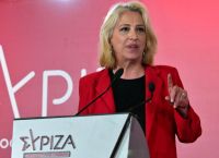 «Μήνυμα» Δούρου προς Τσίπρα: «Στα ραπίσματα δεν θα γυρνάμε το άλλο μάγουλο»