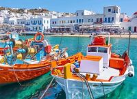Tourism Boom, Economic Gap: Greece Welcomes More Visitors but Earns Less per Tourist