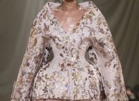 Ashi Studio Couture Fall 2026: Η υψηλή ραπτική ως «δεύτερο δέρμα»