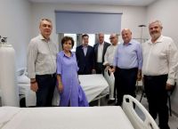 Από την Κόρινθο στη Λαμία: Ο Άδωνις απαντά στην κριτική με έργα και νέα ασθενοφόρα