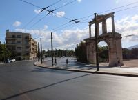 Πόλη – “φάντασμα” η Αθήνα τον Δεκαπενταύγουστο: Ερήμωσαν οι δρόμοι και οι πλατείες [pics]