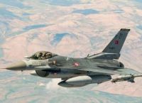 Η Άγκυρα ξαναπατά το «γκάζι» στο Αιγαίο: 25 παραβιάσεις, οπλισμένα F-16 και εμπλοκή με ελληνικά μαχητικά