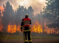 Μάχες με τις φλόγες σε όλη την Ευρώπη- Πού είναι πιο επικίνδυνα τα μέτωπα