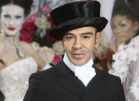 Met Gala 2027: Ο John Galliano στο επίκεντρο μιας ιστορικής και αμφιλεγόμενης έκθεσης