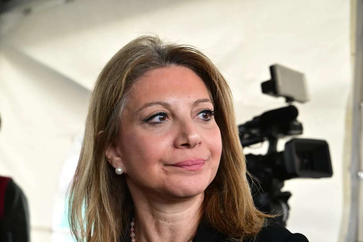 Καρυστιανού κατά πρώην συνεργατών: «Δεν δέχομαι εκβιασμούς»–Η μάχη για έλεγχο της «Ελπίδας»