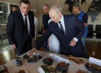 Ο Πούτιν «πάτησε» στις Κουρίλες και στρίμωξε την Ιαπωνία: Η ρωσική παγίδα του φυσικού αερίου