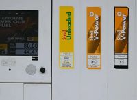 Έξι χώρες της ΕΕ πιέζουν για φόρο στα υπερκέρδη πετρελαϊκών