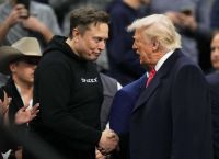 Τραμπ: Αγόρασε μετοχές της SpaceX του Έλον Μασκ