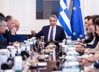 Μητσοτάκης: Υπουργικό με «άρωμα 2027» – Εισόδημα, προσλήψεις και social media στο τραπέζι