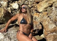 Ελένη Πετρουλάκη: «Είμαι 55 και δεν χρωστάω σε κανέναν να μοιάζω όπως όταν ήμουν μικρή»