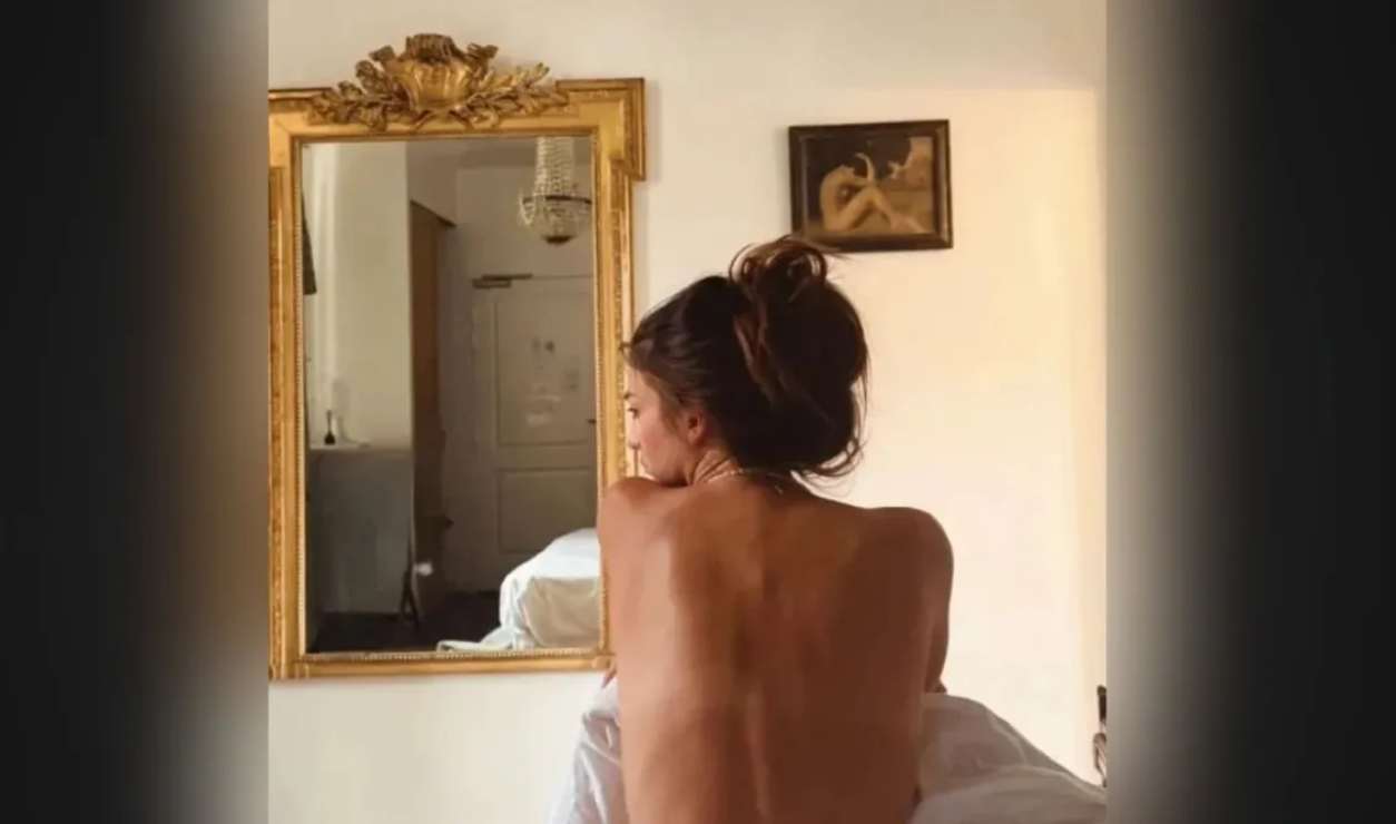 Αναστασία Παντούση: Πόζαρε τόπλες και το Instagram πήρε «φωτιά»–Δείτε εικόνες που αποθέωσαν οι followers της
