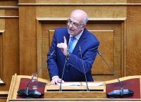 Φλωρίδης: «Ας αφήσουν τα καλαμπουράκια ότι φοβίζω» – Το «ή εμείς ή κανείς» του Τσίπρα και το μήνυμα στο ΠΑΣΟΚ