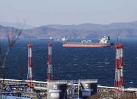 Πετρέλαιο: Το Ορμούζ ξαναστέλνει το Brent πάνω από τα $106 – Αύριο τα μέτρα για τα καύσιμα