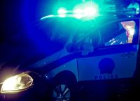 Συναγερμός στη Νίκαια: Άντρας οπλισμένος κρατά γυναίκα όμηρο μέσα στο σπίτι