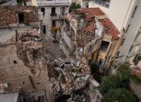 Έκρηξη Πλάκα: Στον δεύτερο όροφο του μοιραίου κτηρίου το ενδιαφέρον – Κατασχέθηκαν μετρητής και τμήμα αγωγού