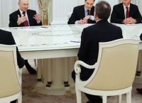 Κρεμλίνο ανοίγει ξανά το παράθυρο για ειρήνη: Στο τραπέζι τριμερής Ρωσίας–Ουκρανίας–ΗΠΑ