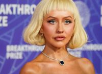Christina Aguilera: Γυμνή στην μπανιέρα ενόψει Halloween