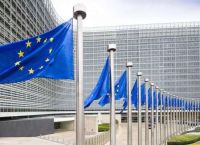 ΕΕ των 35 με “χειρόφρενο”: 15 χρόνια επιτήρηση στα νέα μέλη και περιορισμός του βέτο