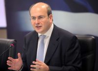 Χατζηδάκης για τα «καβαλημένα καλάμια»: «Υπάρχουν λάθος συμπεριφορές – Να είμαστε σεμνοί»