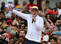 Ψηφιακός πόλεμος στη Βραζιλία: Ο Lula τα βάζει με Zuckerberg – Φόβοι για «αόρατη» παρέμβαση στις κάλπες